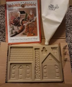 Pampered Chef Gingerbread House Model 1800